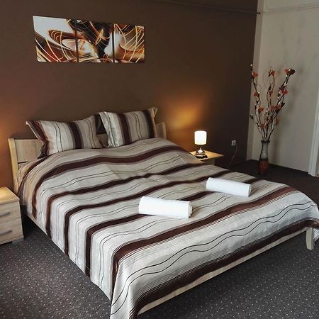 Adel Apartman Makó Eksteriør billede